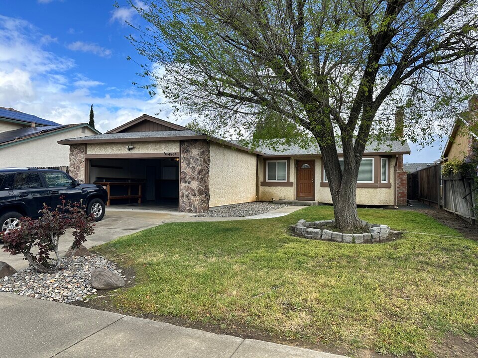 4864 Chablis Ct in Oakley, CA - Building Photo