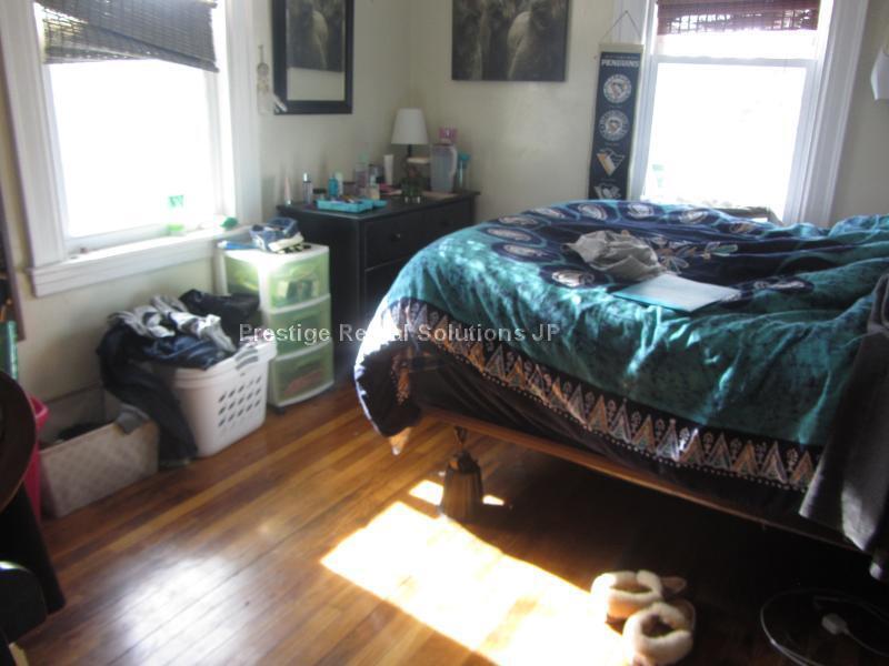 33 Lourdes Ave, Unit 6 in Boston, MA - Building Photo