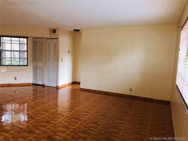 8842 SW 3rd St-Unit -106 in Pembroke Pines, FL - Building Photo - Building Photo