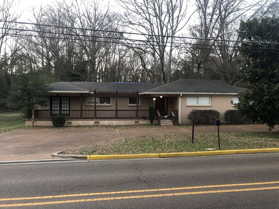 706 S 18th St in Oxford, MS - Foto de edificio