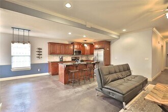 1210 Medway Ln in Centerton, AR - Foto de edificio - Building Photo