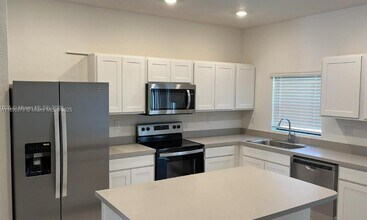 606 SW 12th St in Florida City, FL - Building Photo - Building Photo