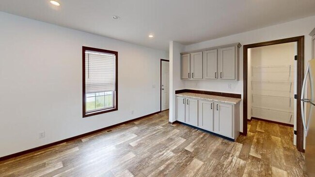 164 Northwest Dr in Bismarck, ND - Building Photo - Building Photo