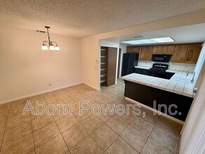 752 Crosswind Dr in Sacramento, CA - Building Photo - Building Photo