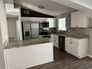 1764 St Croix Dr in Clearwater, FL - Building Photo - Building Photo