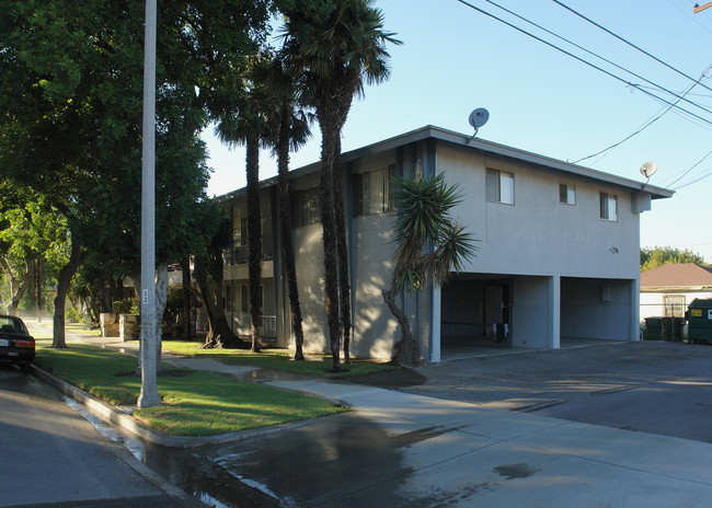 433 W 8th St in Corona, CA - Building Photo - Building Photo