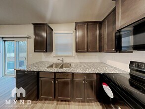 3413 Sumersbe court in College Park, GA - Building Photo - Building Photo