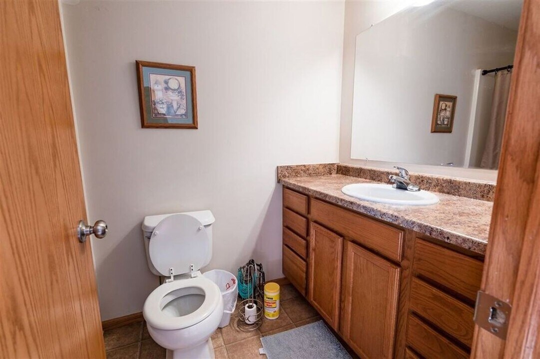 3417 Destin Dr in Waterloo, IA - Building Photo
