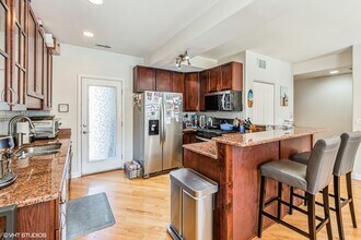 1958 W Foster Ave, Unit 2W in Chicago, IL - Building Photo - Building Photo