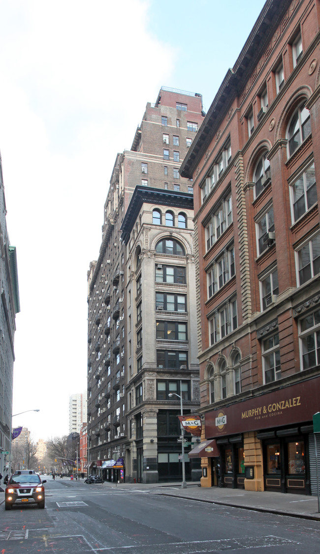 1-3 University Pl in New York, NY - Foto de edificio - Building Photo