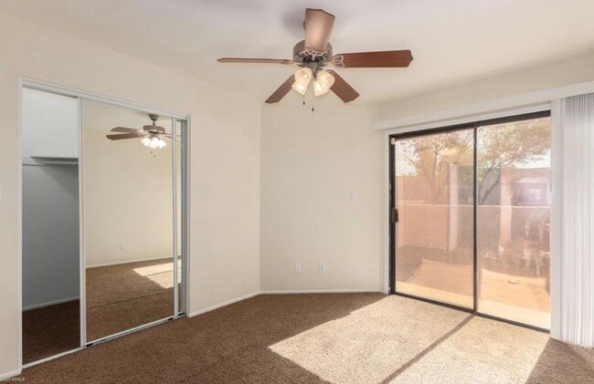 property at 985 N Granite Reef Rd
