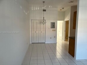 6720 NW 166th Terrace in Hialeah, FL - Building Photo - Building Photo