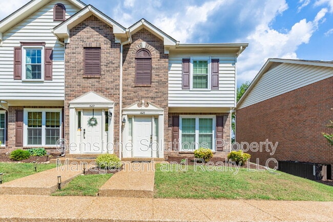 1628 Brentwood Pointe in Franklin, TN - Foto de edificio - Building Photo