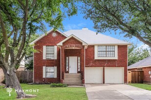 305 Mahogany Dr in Arlington, TX - Building Photo