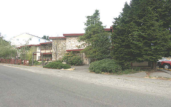 Eden's Rock Garden Court in Seattle, WA - Foto de edificio