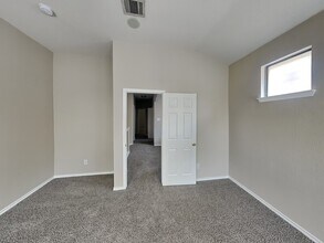 1250 Nicholas Manor in San Antonio, TX - Building Photo - Building Photo