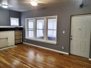 2521 E 72nd Pl in Chicago, IL - Building Photo - Building Photo