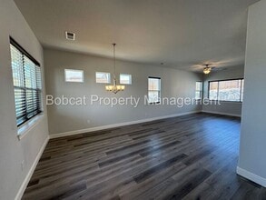 925 Cranfield Ct in Reno, NV - Building Photo - Building Photo