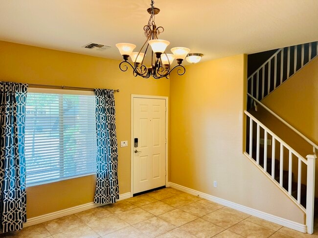 1326 E Macaw Dr in Gilbert, AZ - Building Photo - Building Photo