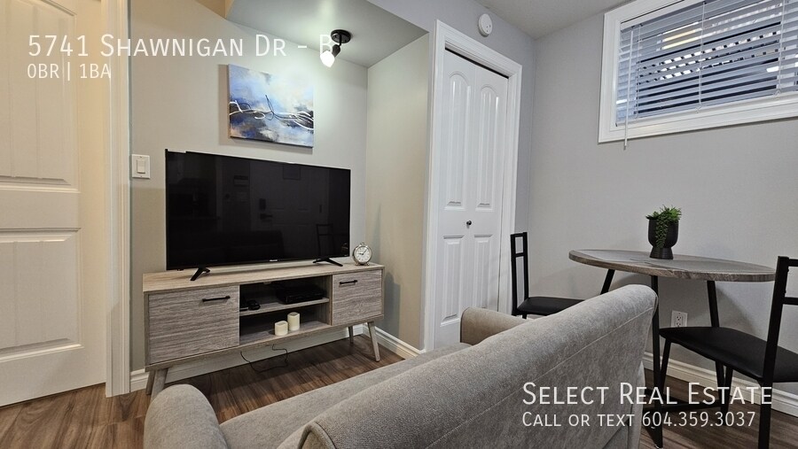 5741 Shawnigan Dr in Chilliwack, BC - Building Photo