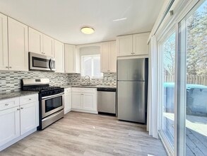 1363 Andover Dr in Aurora, IL - Building Photo - Building Photo