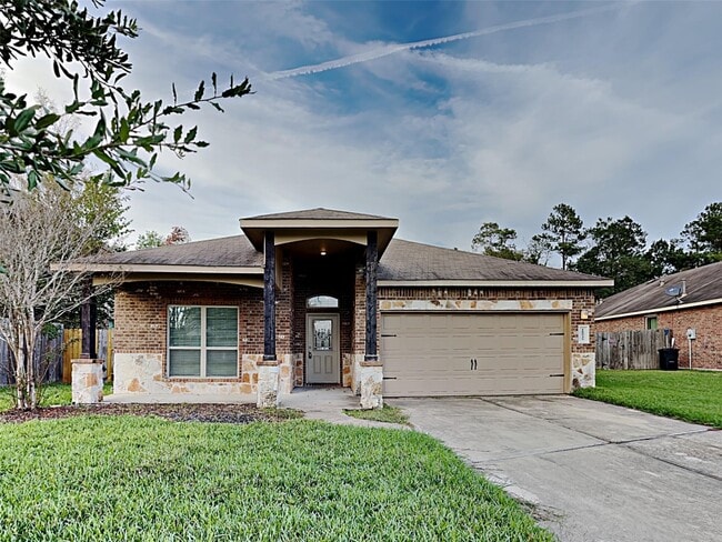 property at 18935 Deer Trace Dr