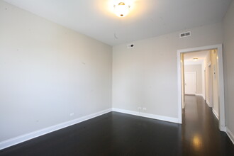 3224 N Monticello Ave, Unit 1 in Chicago, IL - Foto de edificio - Building Photo