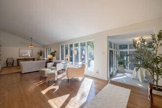 922 Barton Woods Rd NE in Atlanta, GA - Building Photo - Building Photo