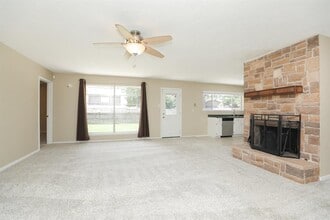 15822 Whipple Tree Dr in Houston, TX - Building Photo - Building Photo