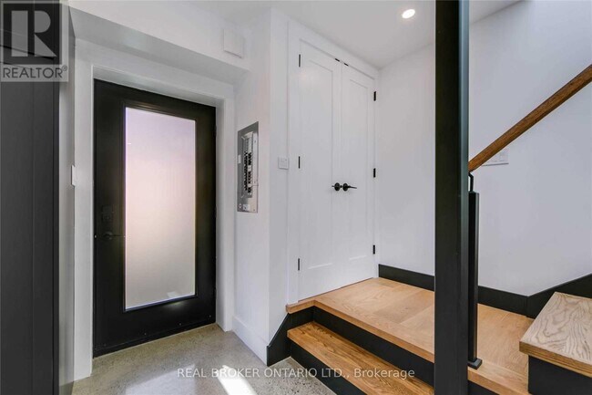 133 Grenadier Rd in Toronto, ON - Building Photo - Building Photo