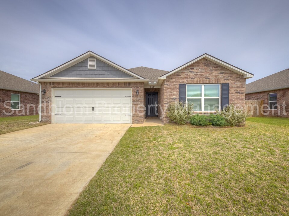 7515 E 159th Pl S in Bixby, OK - Building Photo