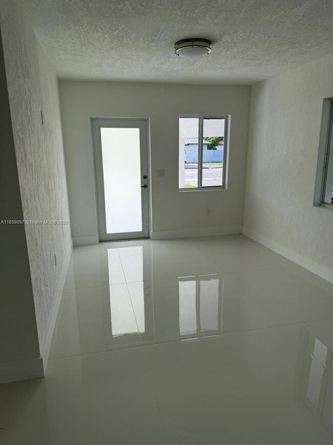 12550 NW 23rd Ave in Miami, FL - Building Photo - Building Photo