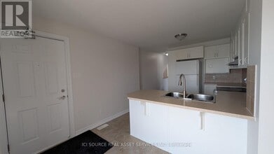 507A Chapman Mills Dr in Ottawa, ON - Building Photo - Building Photo