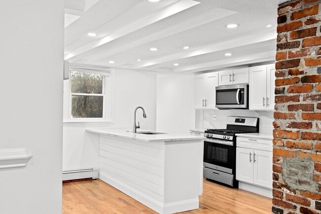 151 Hull St in Cohasset, MA - Building Photo - Building Photo