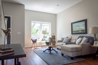2409 NE 2nd St in Minneapolis, MN - Building Photo - Building Photo