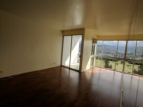 2611 Ala Wai Blvd in Honolulu, HI - Building Photo - Building Photo