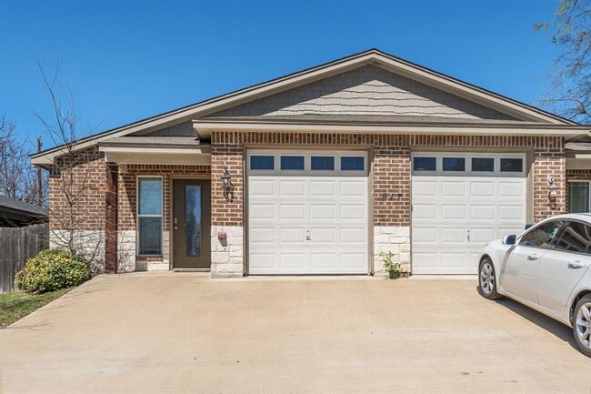 property at 917 Ramblewood St