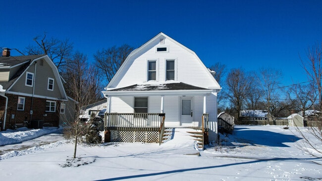 property at 21 Anderson Ave