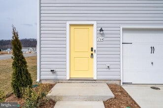 164 Rabbit Rd in Hedgesville, WV - Building Photo - Building Photo