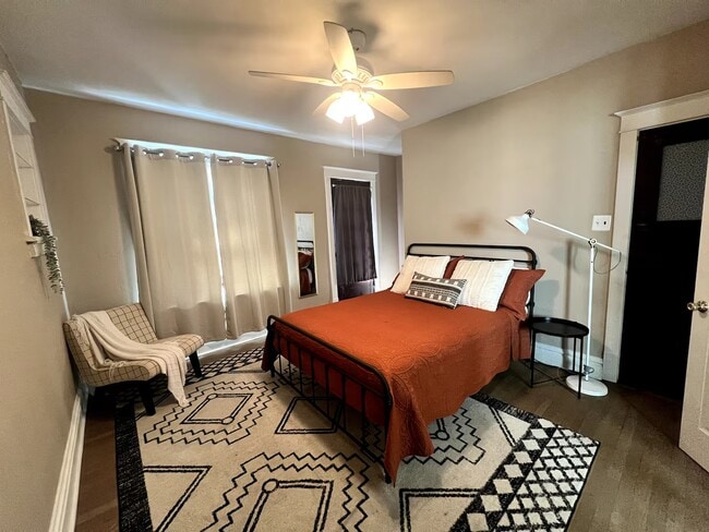 4240 Lawn Ave, Unit 4240A