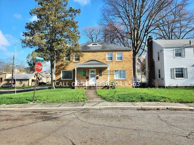 2135 Dennison Pl NW in Canton, OH - Building Photo - Building Photo