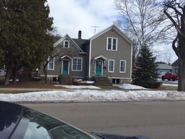1420 Church St in Marinette, WI - Foto de edificio - Building Photo