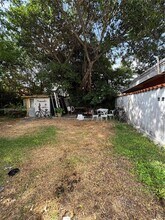 6410 SW 39th St in Miami, FL - Building Photo - Building Photo