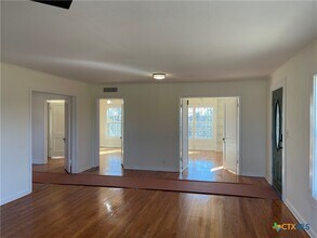 111 W Fowler Ave in Killeen, TX - Building Photo - Building Photo