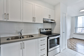 The Village in Toronto, ON - Building Photo - Building Photo