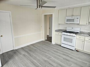 104 Broadway-Unit -2 in Saugus, MA - Building Photo - Building Photo