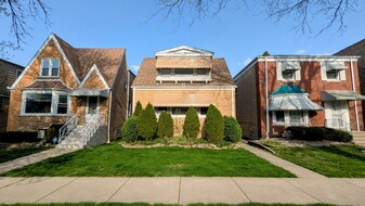 4919 N Mason Ave, Unit 2 in Chicago, IL - Building Photo