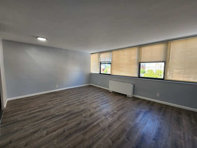 270 Marin Blvd, Unit 6S in Jersey City, NJ - Building Photo - Building Photo