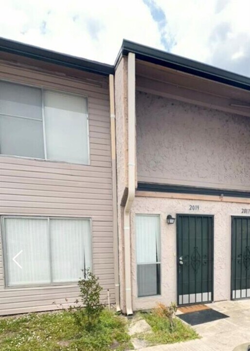2019 Whitby Dr in Orlando, FL - Building Photo