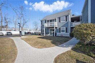201 Commons Way in Fishkill, NY - Building Photo - Building Photo